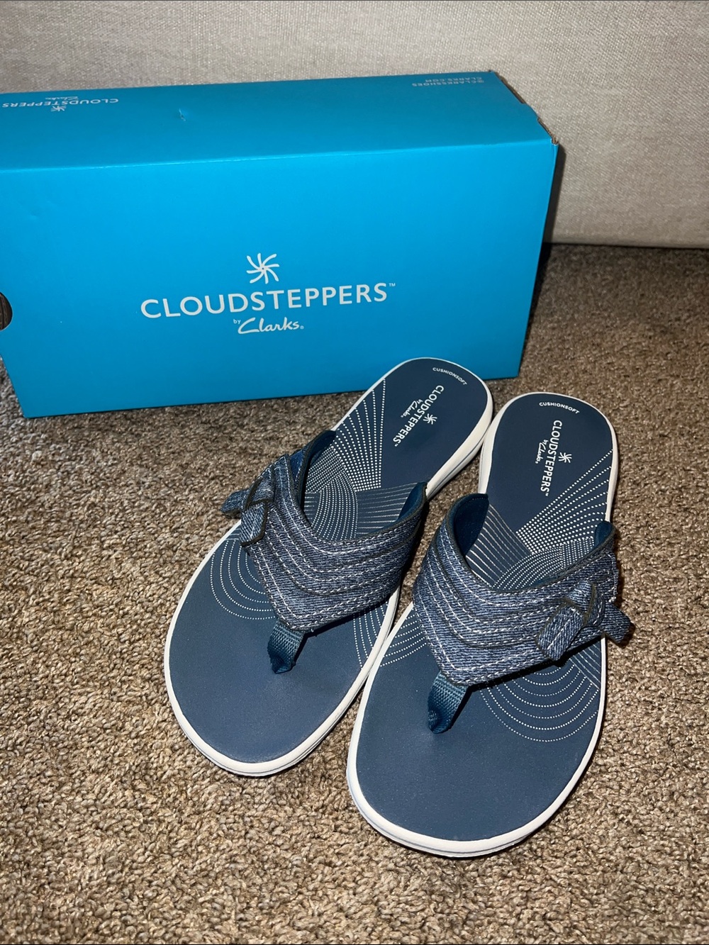 Clarks Cloudsteppers Navy Blue Quilted Thong Sandals